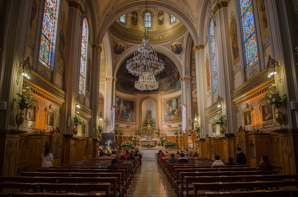 imagem Igreja da Sagrada Família da Cidade do México. Descubra as 10 igrejas mais impressionantes da Cidade do México no aplicativo Horários de Missa no seu celular.