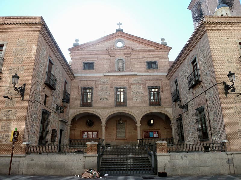 Madri abriga algumas das igrejas e basílicas mais impressionantes da Espanha. Baixe o Horários de Missa!