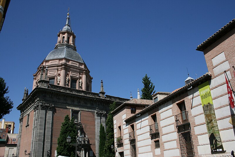 Madri abriga algumas das igrejas e basílicas mais impressionantes da Espanha. Baixe o Horários de Missa!