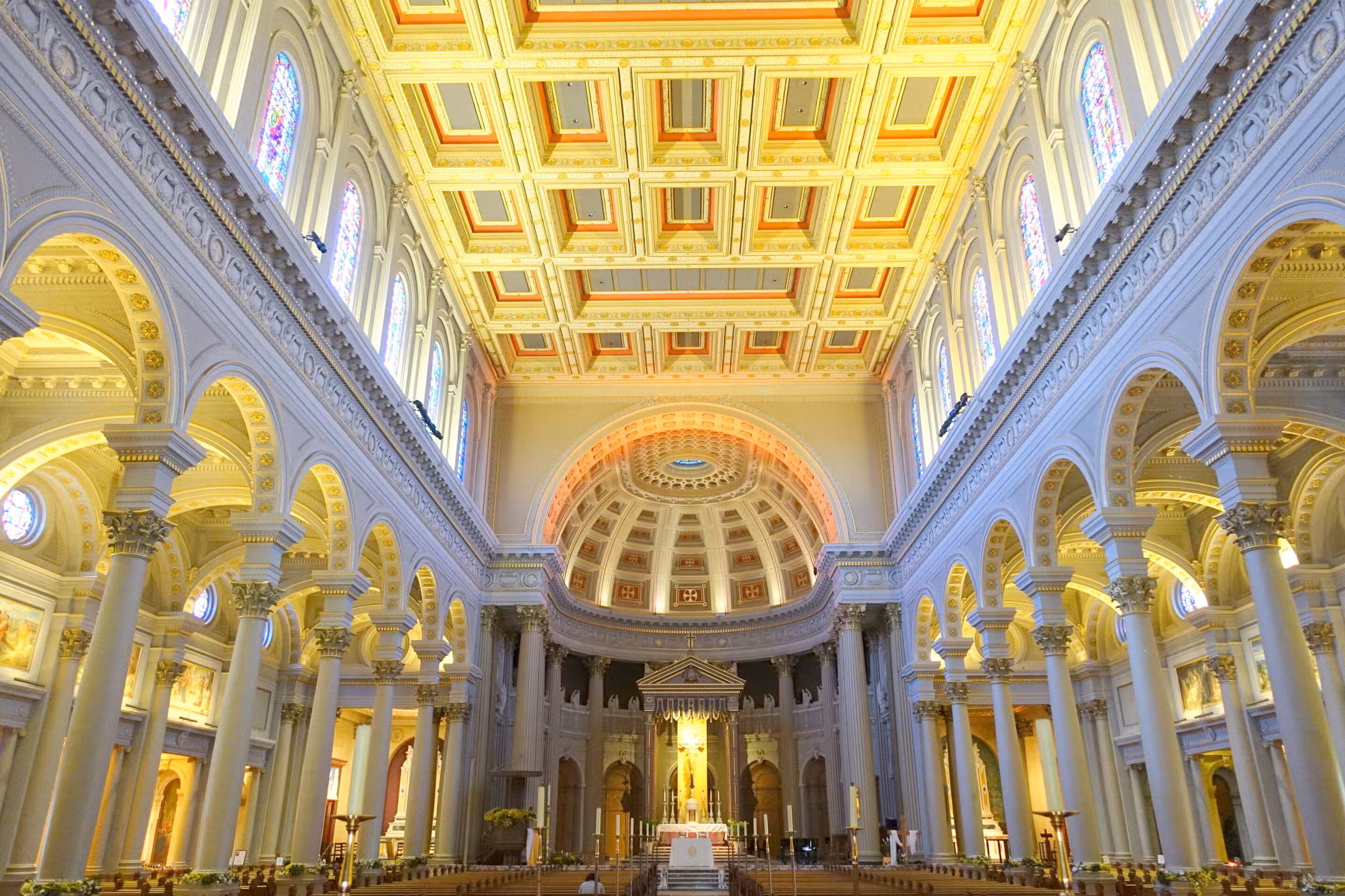 Saint Ignatius Church San_Francisco, CA ¡Descarga Horarios de Misa! Iglesias en San Francisco