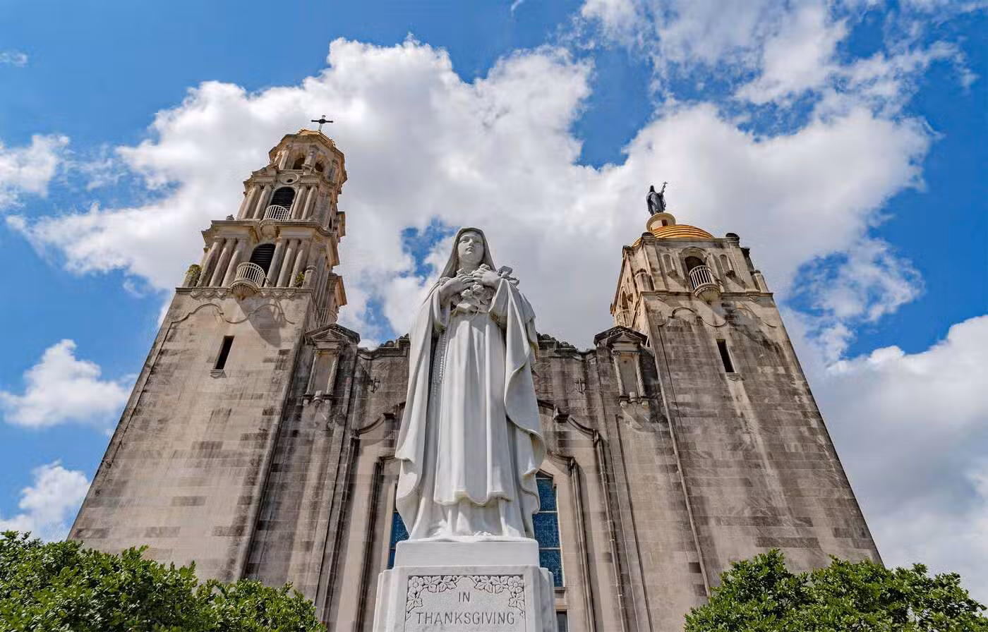 Little Flower Basilica. 7 Igrejas Católicas em San Antonio, TX – Horários de Missa