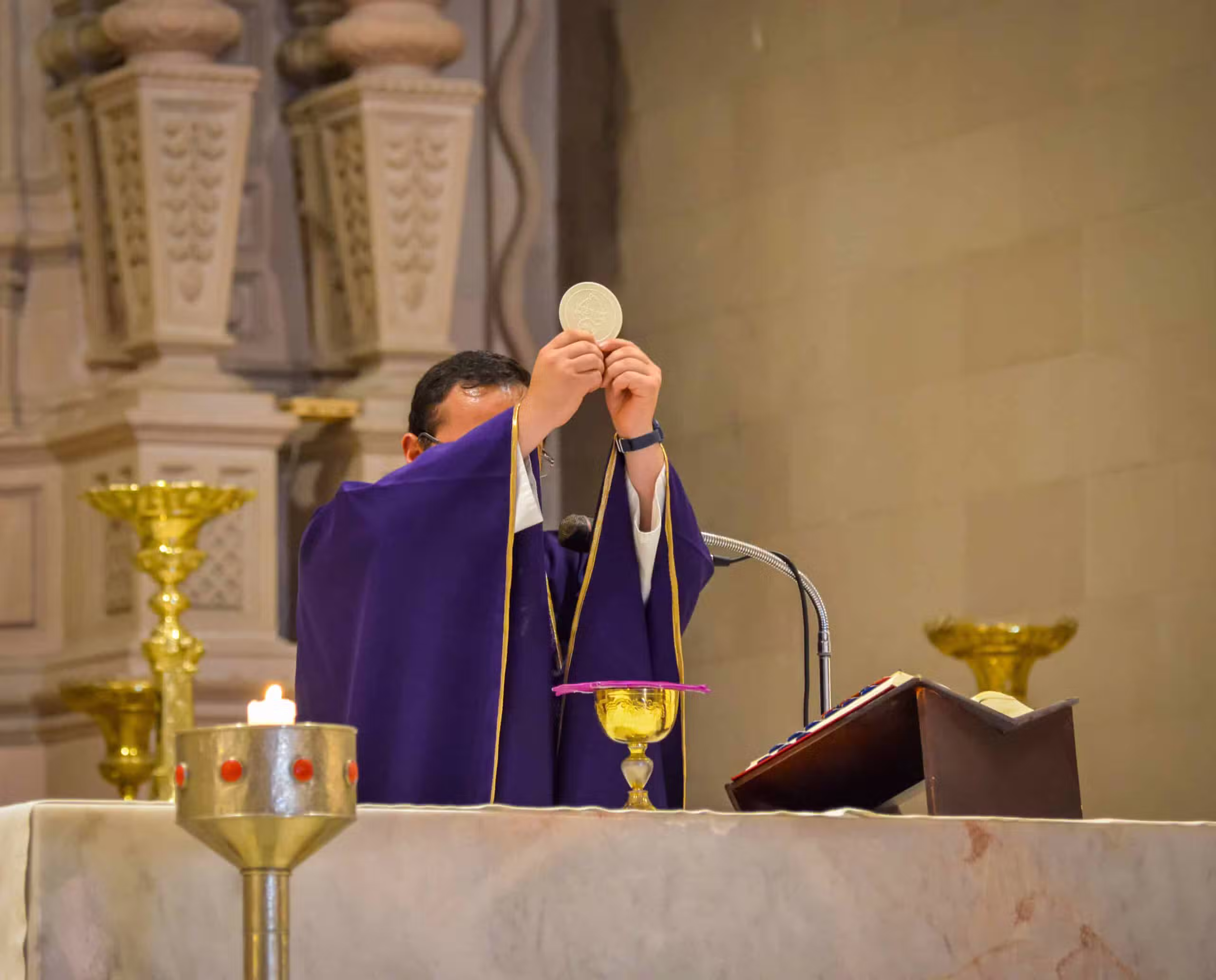 Por que os católicos vão à Missa aos domingos